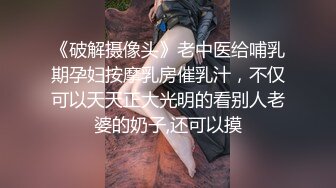 【贼有意思】厕所偷窥直接把手机伸进去拍脸，各路美女反应笑死娃了，干嘛，别闹，谁呀,走开，别拍了！