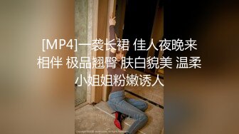 两个无毛小嫩逼被小哥的18厘米大鸡巴爆草抽插，全程露脸口交大鸡巴，让小哥亲小嘴玩奶子，轮草抽插呻吟可射