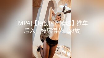 师生恋大学老师和自己的肌肉男学生偷情