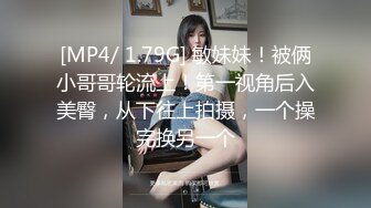 丰满身材的巨乳女孩