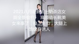 [MP4/ 1.02G] 妖艳人妻露脸激情4P伺候三个大鸡巴，肚兜情趣高跟诱惑享受三个大鸡巴的蹂躏爆草